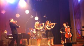 The Annie Moses Band — Annie (lead vocals, violin), Alex (viola, background vocals), Benjamin (cello), Gretchen (violin, mandolin), Camille (harp, piano) and Jeremiah (guitar) — spread holiday cheer with classic carols. 