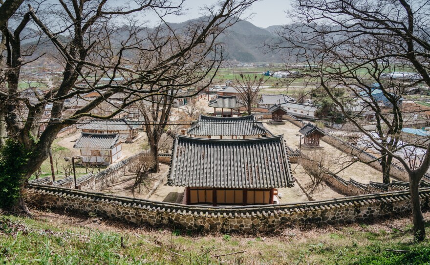 An overview of Museong Seowon in Chilbo Township, founded in the 1600s. It was designated as a UNESCO World Heritage site in 2019 along with eight other academies in South Korea.
