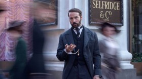 Jeremy Piven as Harry Selfridge.