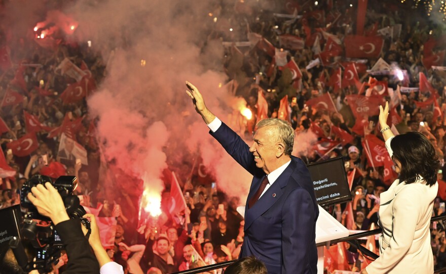 Ankara's Mayor and Republican People's Party, or CHP, candidate Mansur Yavas gestures to supporters, in Ankara, Turkey, Sunday, March 31, 2024.