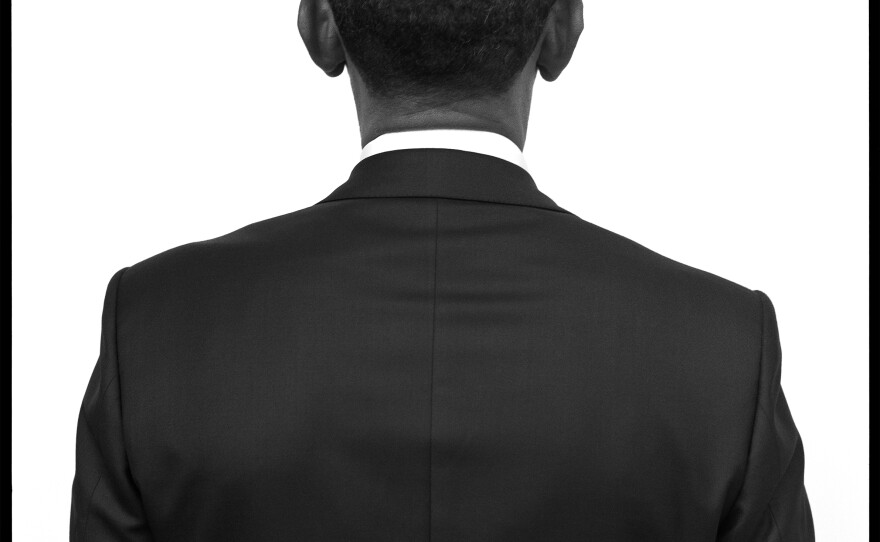 Seliger had just six minutes to photograph Barack Obama. During the session, Obama asked if this angle would make his ears look big. Seliger said, "Absolutely not."