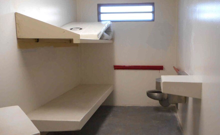 A cell at U.S. Penitentiary, Thomson in Illinois.