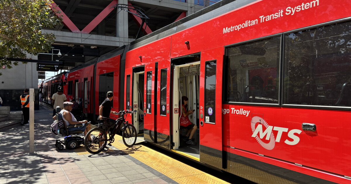 As ridership grows, MTS seeks input on looming 'fiscal cliff' | KPBS ...