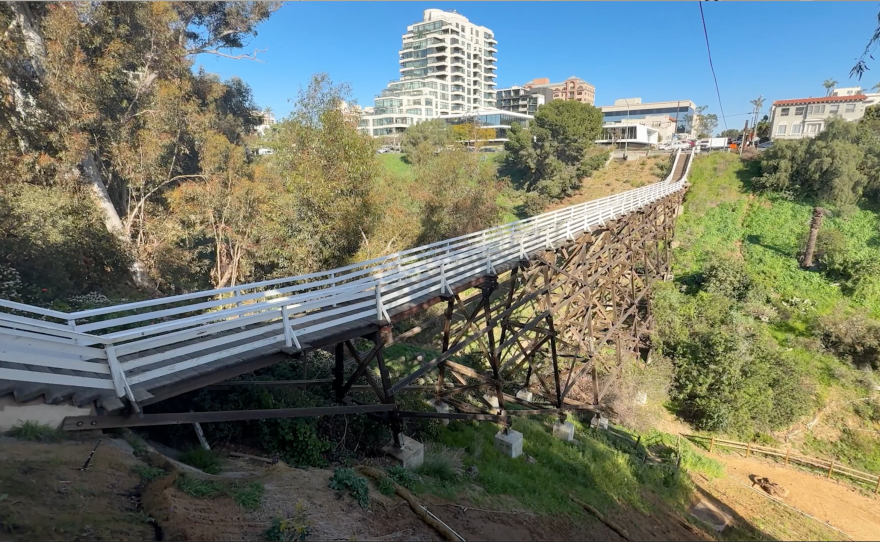 Seven Bridges Walk