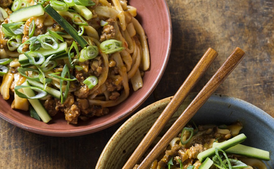 Udon Noodles with Spicy Meat and Mushroom Sauce
