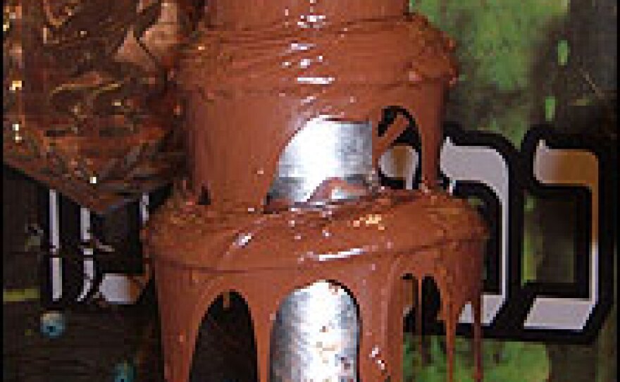 At this fountain of cascading chocolate, kids can get chocolate-covered marshmallows.