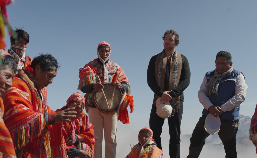 Acción Andina co-founders Constantino and Florent attend Earth blessing ceremony in The Andes.