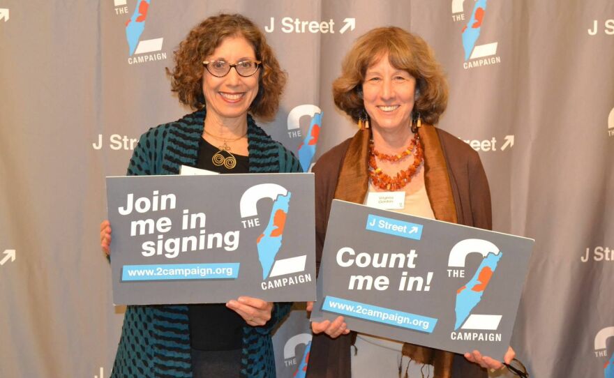 Gordon campaigning for J Street San Diego.