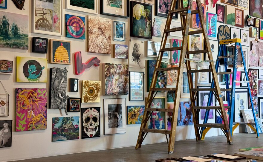 This Gallery Easel Is My New Favorite Way to Display Art