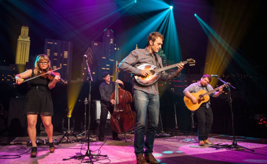 Nickel Creek highlights their comeback album, "A Dotted Line."