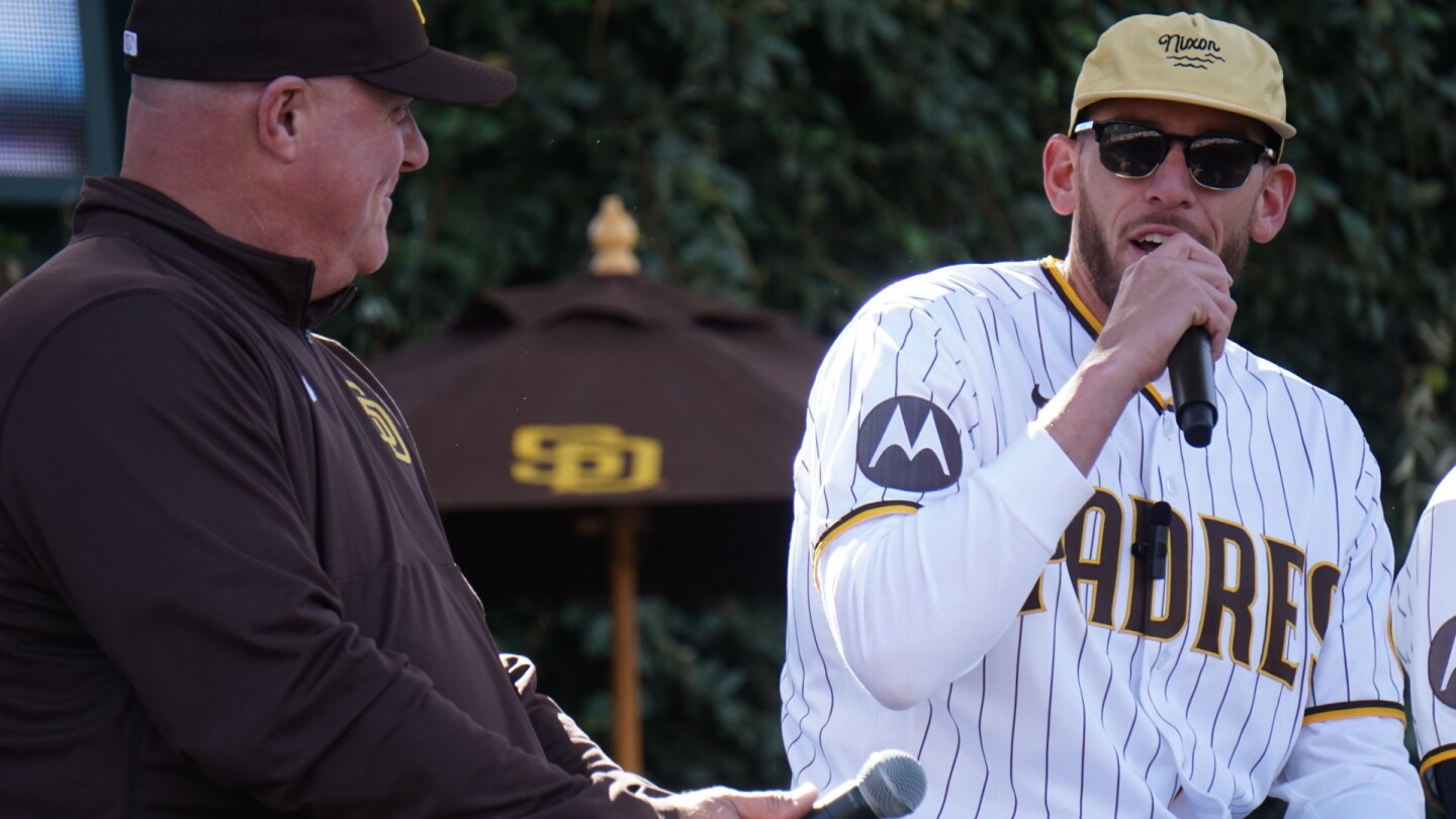 Joe Musgrove speaks to Mark Grant at the San Diego Padres Fanfest.