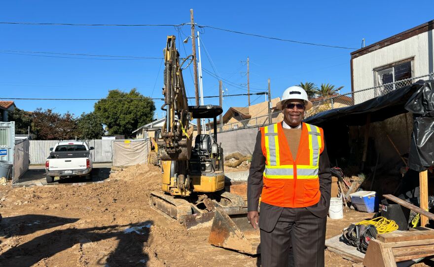 El primer proyecto de vivienda asequible de San Diego en terrenos de la iglesia está en construcción