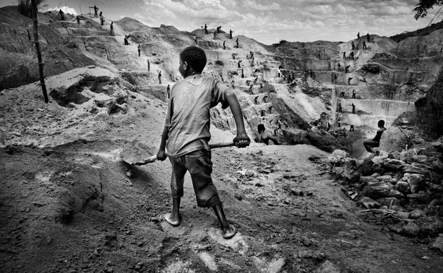 A child gold miner in Watsa, northeastern Congo. 2004