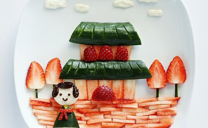 "Annyeonghaseyo!" Lee's Korea-themed strawberry creation.