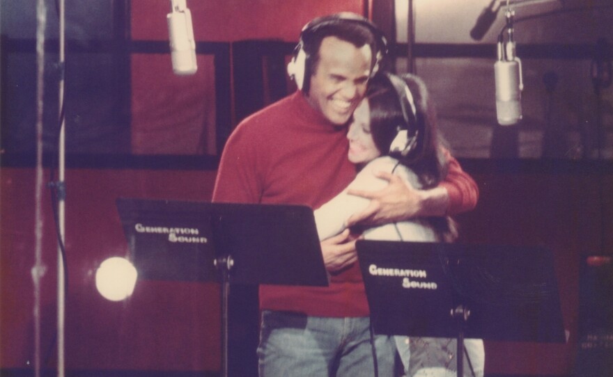 Harry Belafonte and Marlo Thomas sing "Parents are People."