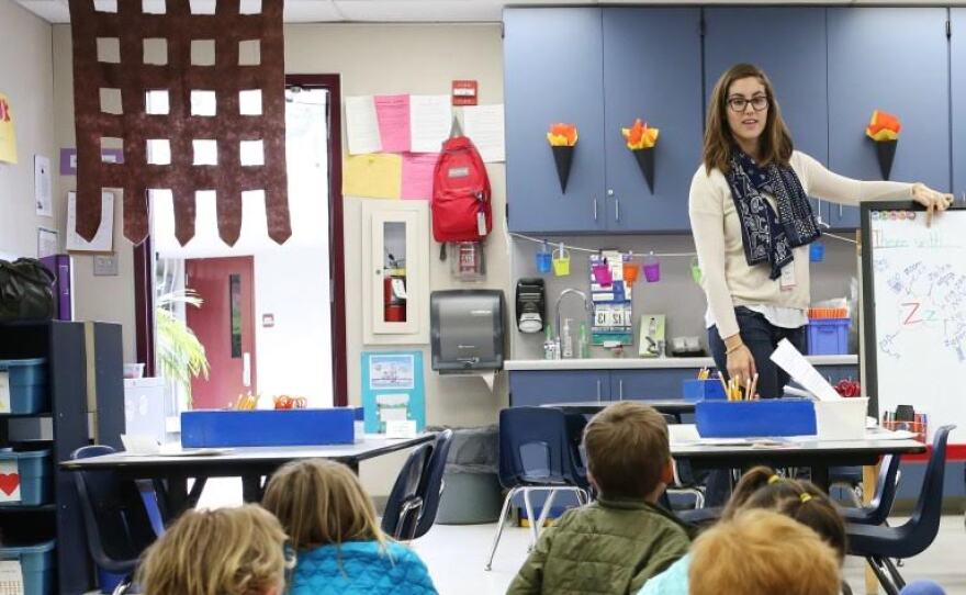 Student teacher Elisse Bevilacqua teaches a class inside a portable at Skyline Elementary in the Solana Beach School District. Solana Beach has a new bond measure before voters, April 12, 2016.