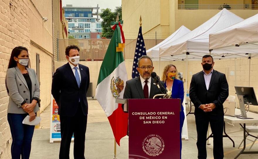 Nancy Maldonado, Sup. Nathan Fletcher, Mexican Consul González Gutiérrez, Barbara Jiménez and Nich Macchione announcing new COVID-19 testing sites at a press conference in the Little Italy neighborhood of San Diego County. Sept. 11, 2020.