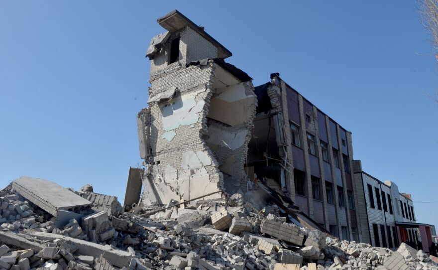 Secretary of State Antony Blinken said the U.S. government has assessed that Russia is committing war crimes in Ukraine, attacking civilian points such as this school destroyed in Kharkiv.