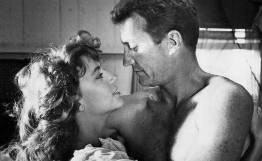 Rachel Ward and Bryan Brown on “The Thorn Birds.”