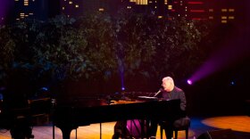 Songwriting legend Randy Newman takes the AUSTIN CITY LIMITS stage with a selection of his greatest tunes.