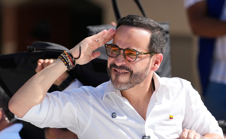Presidential candidate Abelardo de la Espriella of the Defenders of the Motherland movement salutes after voting during the presidential election in Barranquilla, Colombia, Sunday, May 31, 2026.