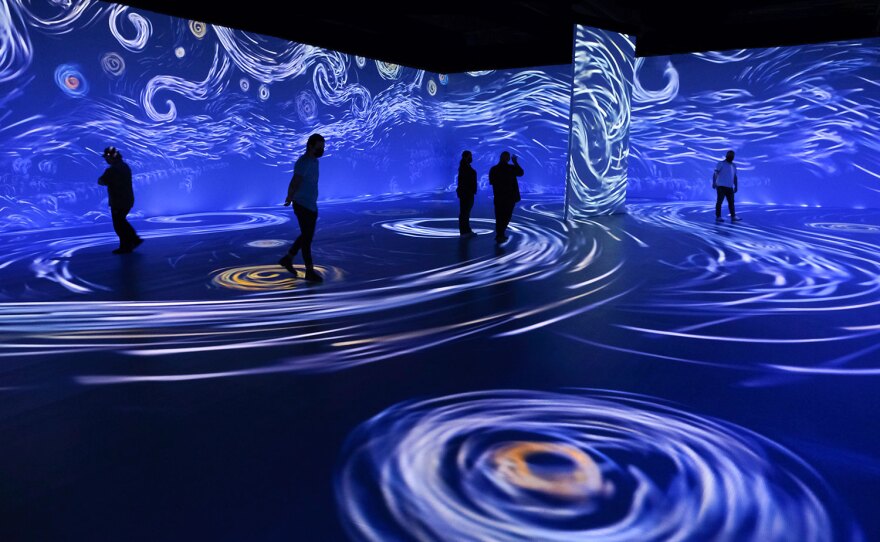 van-gogh-immersive-experience.jpg