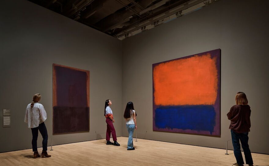Left, Untitled 1986-90 by Yun Hyong-keun; right, No. 14, 1960 by Mark Rothko.