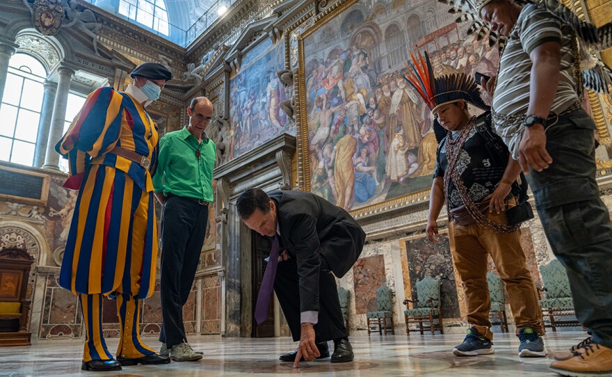 Greg Asner and Chief Dadá at Salla Reggia inside the Apostolic Palace in Vatican City