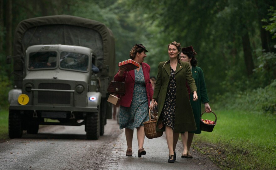 Ruth Gemmell as Sarah Collingborne.