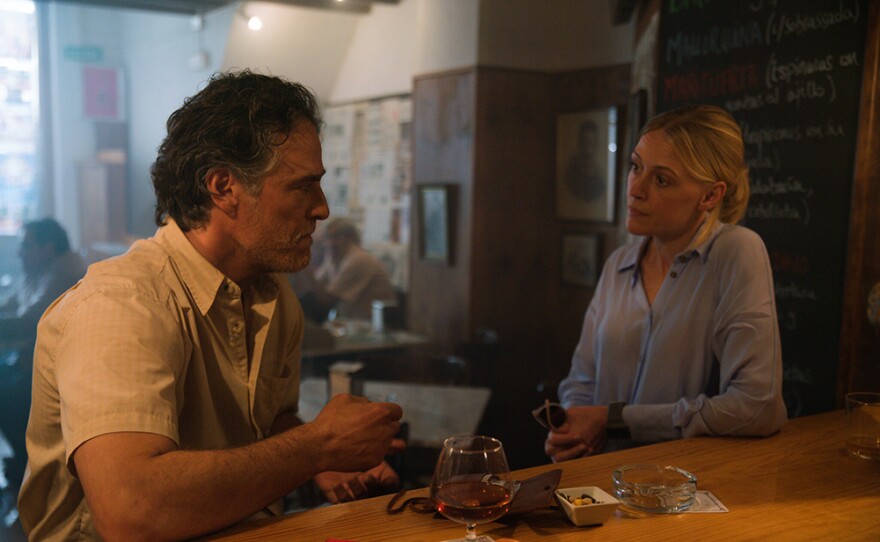 Manu Alzamora (PABLO SCOLA) and Miranda (ELEN RHYS) in a scene from THE MALLORCA FILES "Death in the Morning."