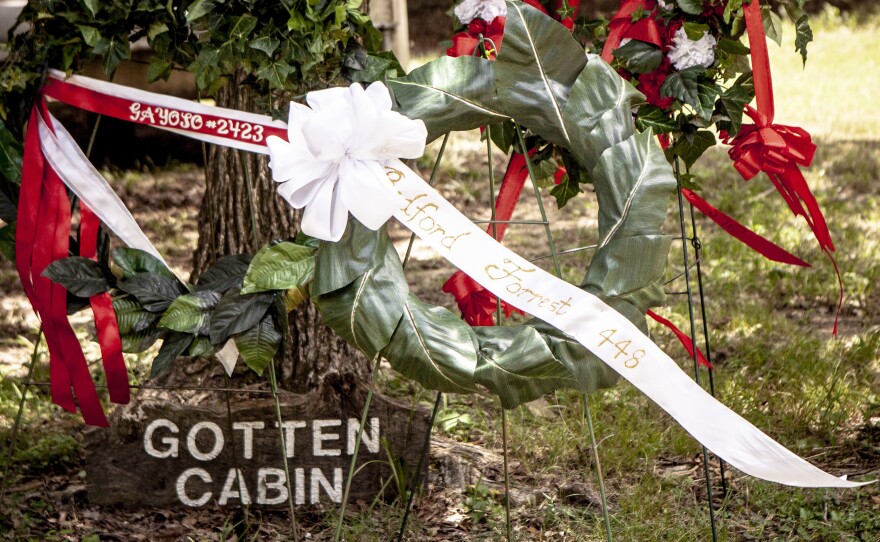 United Daughters of the Confederacy and the Sons of Confederate Veterans place wreaths to honor Forrest.