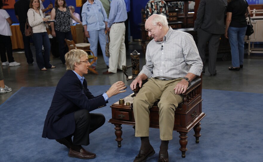 Leslie Keno (left) appraises an Edwardian Jockey Chair, ca. 1895, in San Jose, Calif. ANTIQUES ROADSHOW “Vintage San Jose, Hour 1” airs Monday, September 15 at 8/7C PM on PBS.