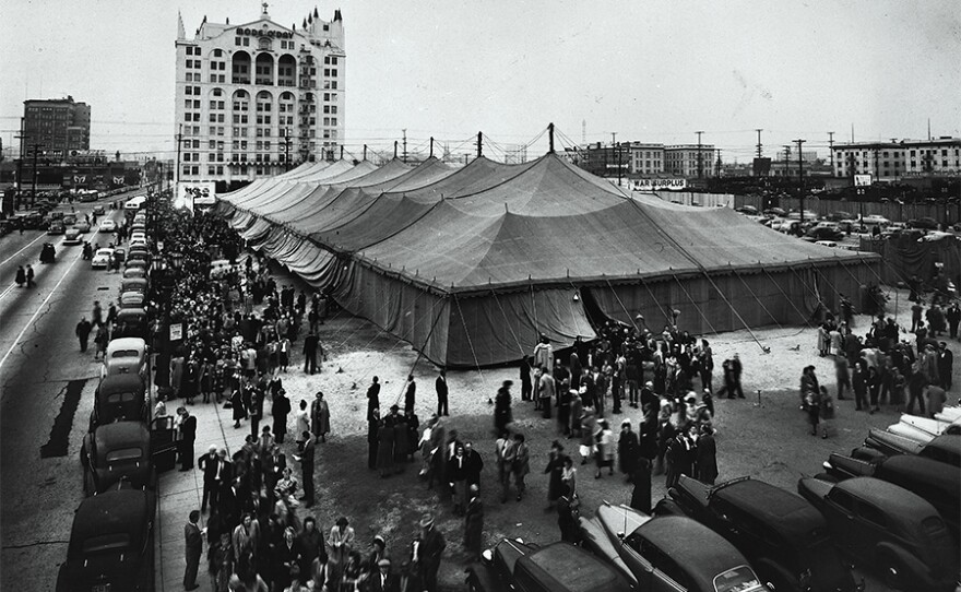 Crowd arriving to a Los Angeles Crusade, 1949.