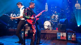  Black Joe Lewis & the Honeybears rock their bluesy soul nuggets from "Scandalous."