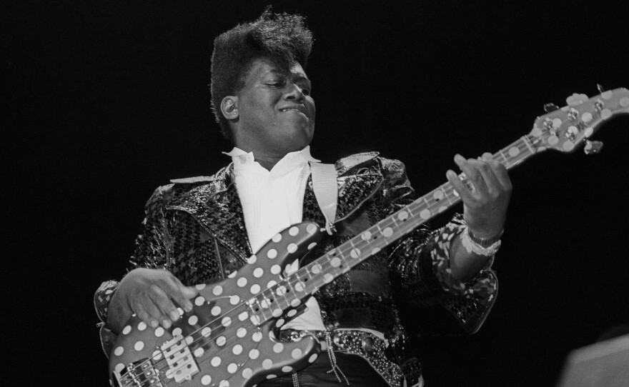 Randy Jackson performing with members of Journey at the 1987 Bay Area Music Awards.