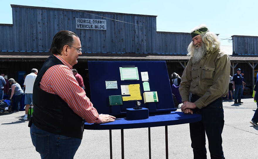 Peter Planes appraises a Rolex Oyster Cosmograph and documentation, ca. 1971