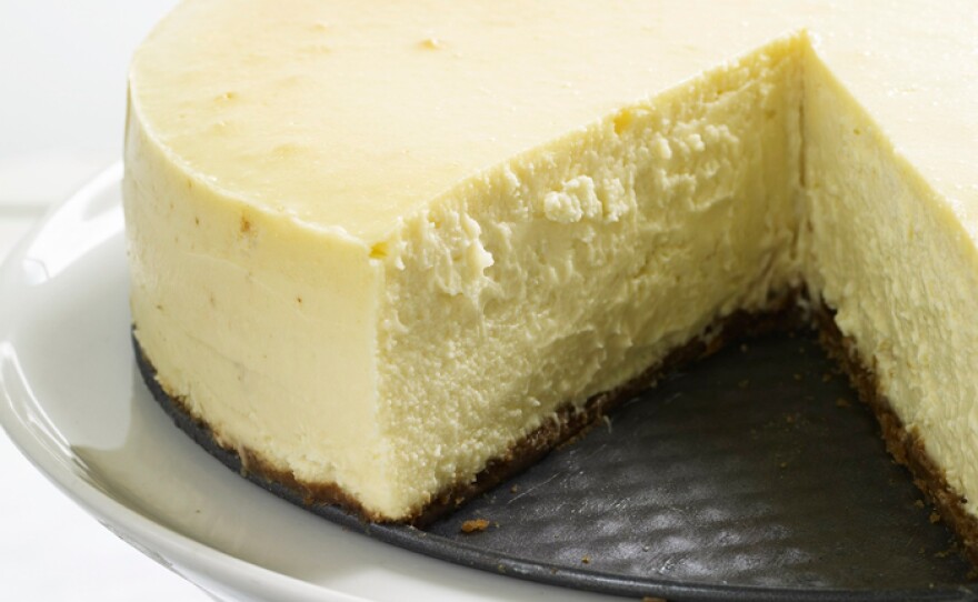 Martha creates a feast of cheesecakes in a range of sizes and flavors and teaches viewers how to achieve perfect results every time.