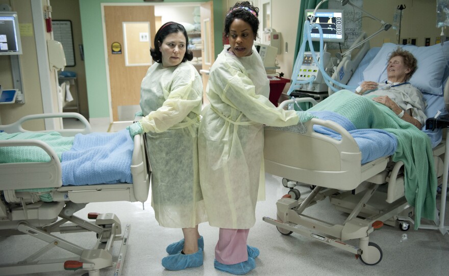 Alex Borstein (left) and Niecy Nash star as nurses in the HBO comedy series <em>Getting On, </em>which was modeled after the hit BBC series of the same name.