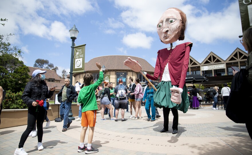 Happy Birthday, Mr. Shakespeare! AXIS Event, 2022. Photo by Beto Soto.