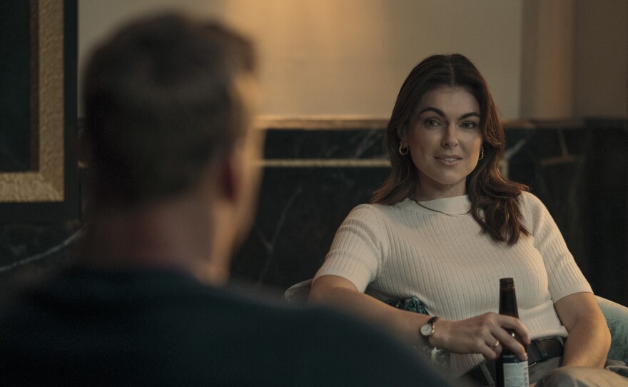 Alan Ritchson and Serinda Swan.