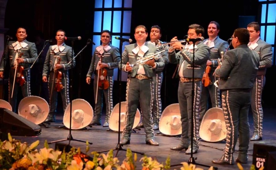 A promotional photo of Mariachi Nuevo Tecalitlán.