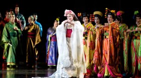 Patricia Racette returns to the title role in Anthony Minghella’s striking production of "Madama Butterfly," a new classic of the Met repertory. 