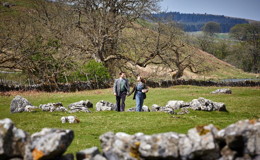 James Herriot (Nicholas Ralph) & Helen Alderson (Rachel Shenton)