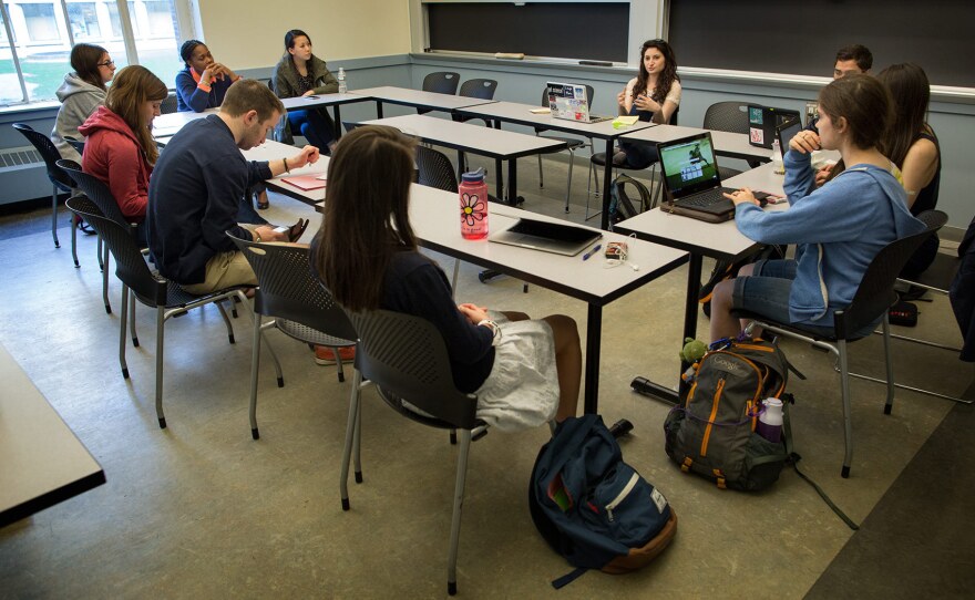 Ariella Yosafat leads an Active Minds meeting at MIT.