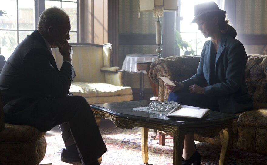 A scene from FOYLE'S WAR Season 8: DCS Christopher Foyle (Michael Kitchen) and Sam Wainwright (Honeysuckle Weeks)