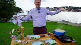 Award-winning TV host and food writer Andreas Viestad (pictured) returns for more culinary adventures in Season 9 of NEW SCANDINAVIAN COOKING. 