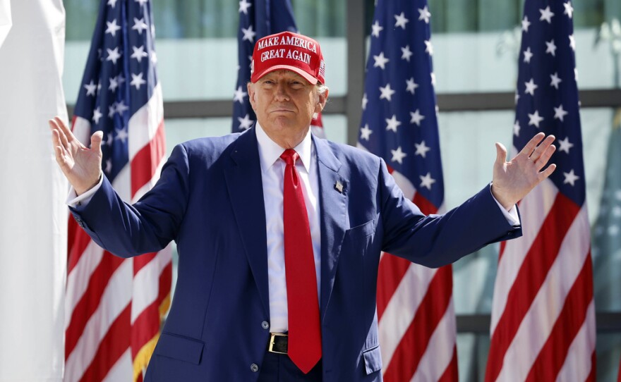 El candidato republicano a la presidencia, el expresidente Donald Trump, durante un evento de campaña, el 18 de junio de 2024, en Racine, Wisconsin. (AP Foto/Jeffrey Phelps, Archivo)
