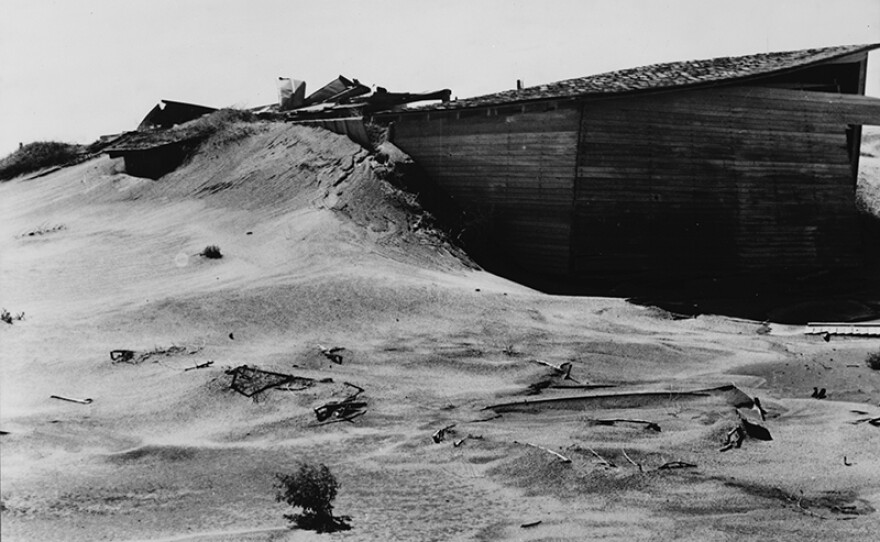 Abandoned farm, Coldwater District, north of Dalhart, Texas, June 1938.