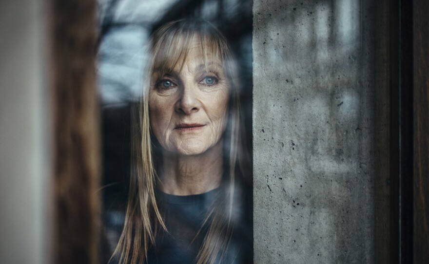 Hannah (Lesley Sharp) in BEFORE WE DIE