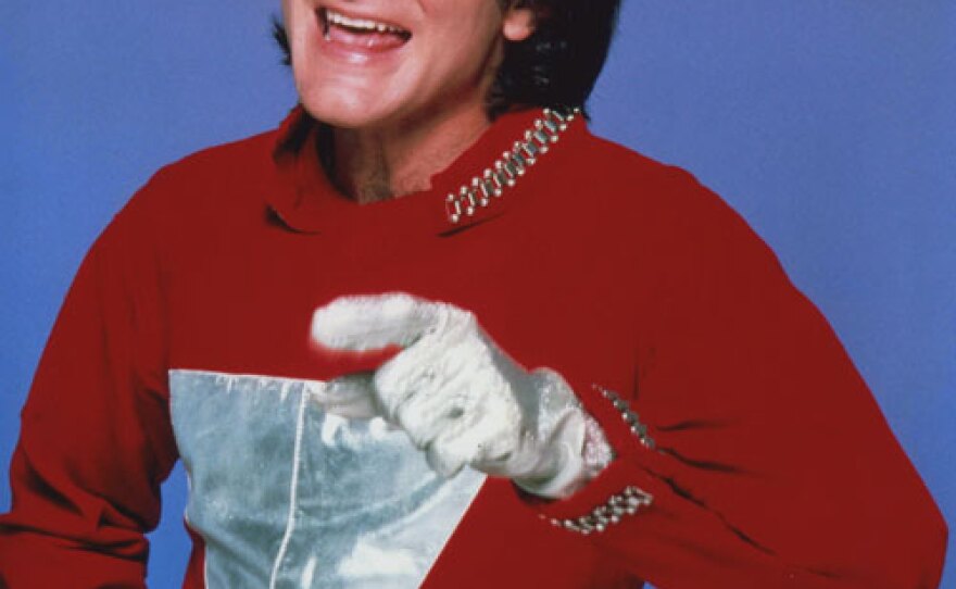 Robin Williams in MORK AND MINDY.
